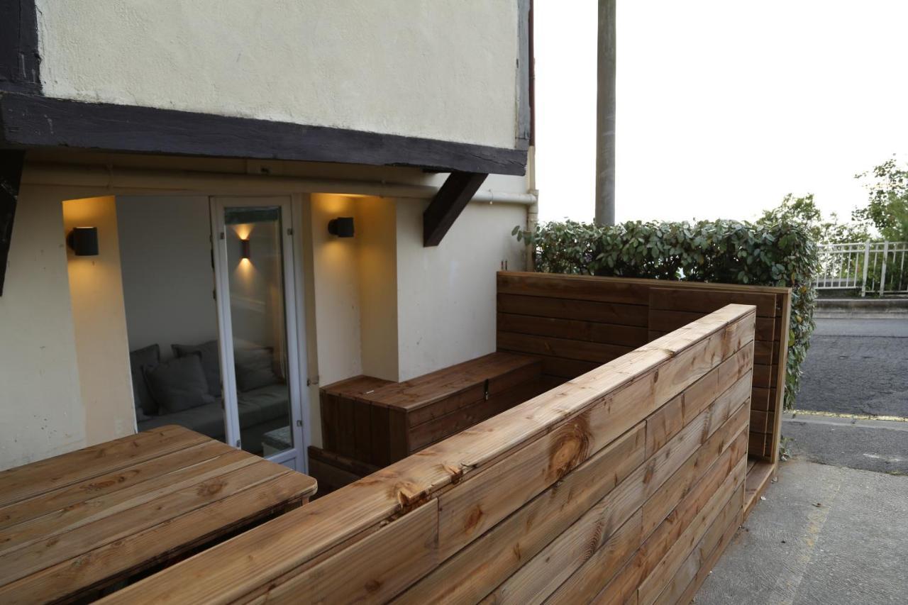 Appartement Face Mer Avec Terrasse Et Parking 滨海图维列 外观 照片